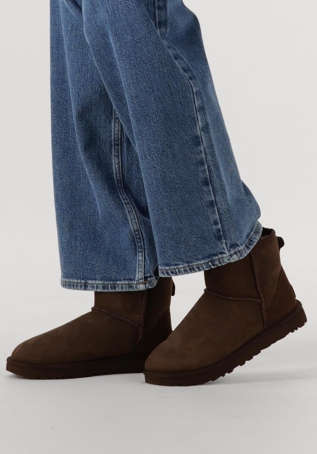 Braune UGG Winterstiefel W CLASSIC MINI II - large