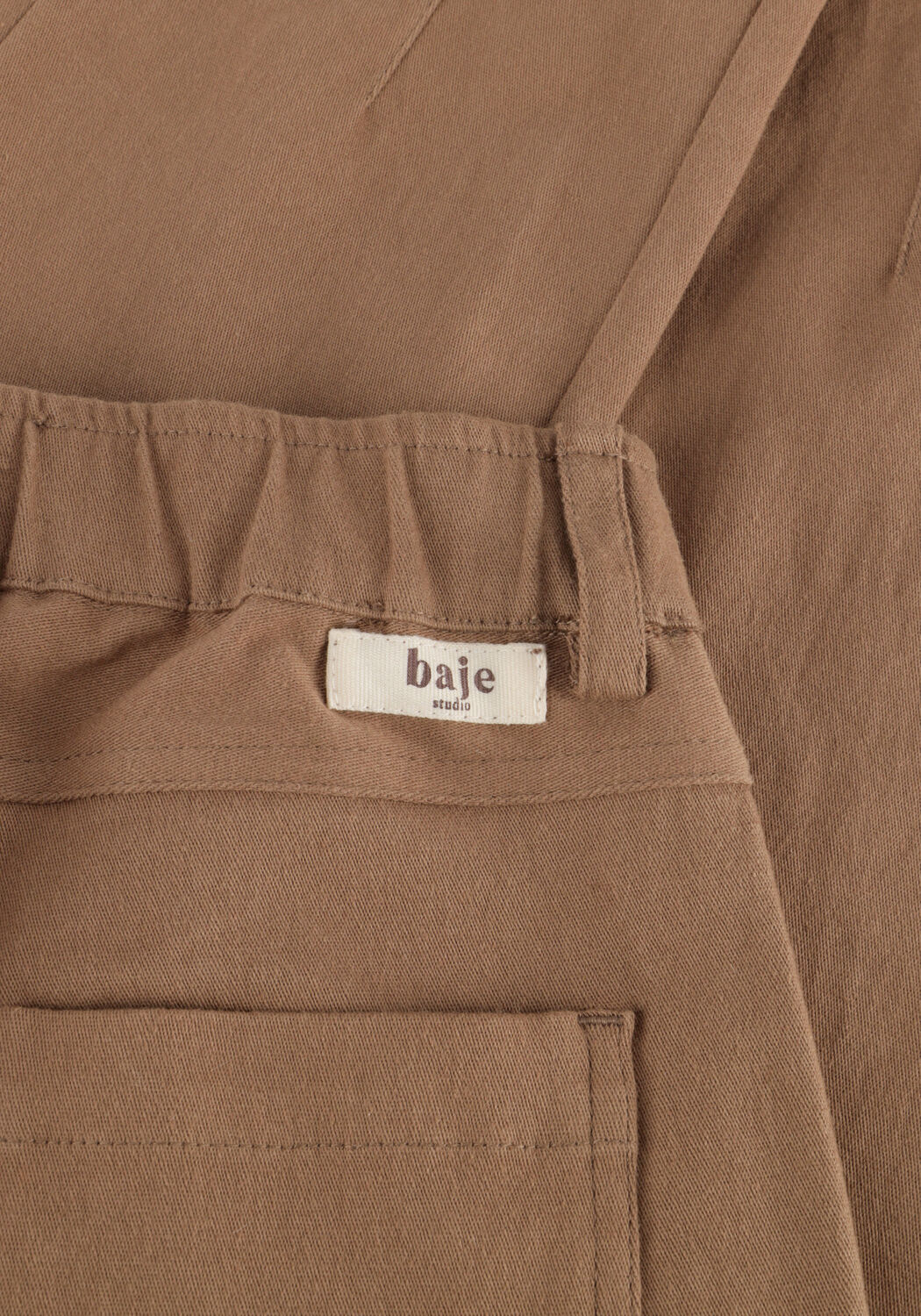 Camelfarbene BAJE STUDIO Kurze Hose BERCHER - large