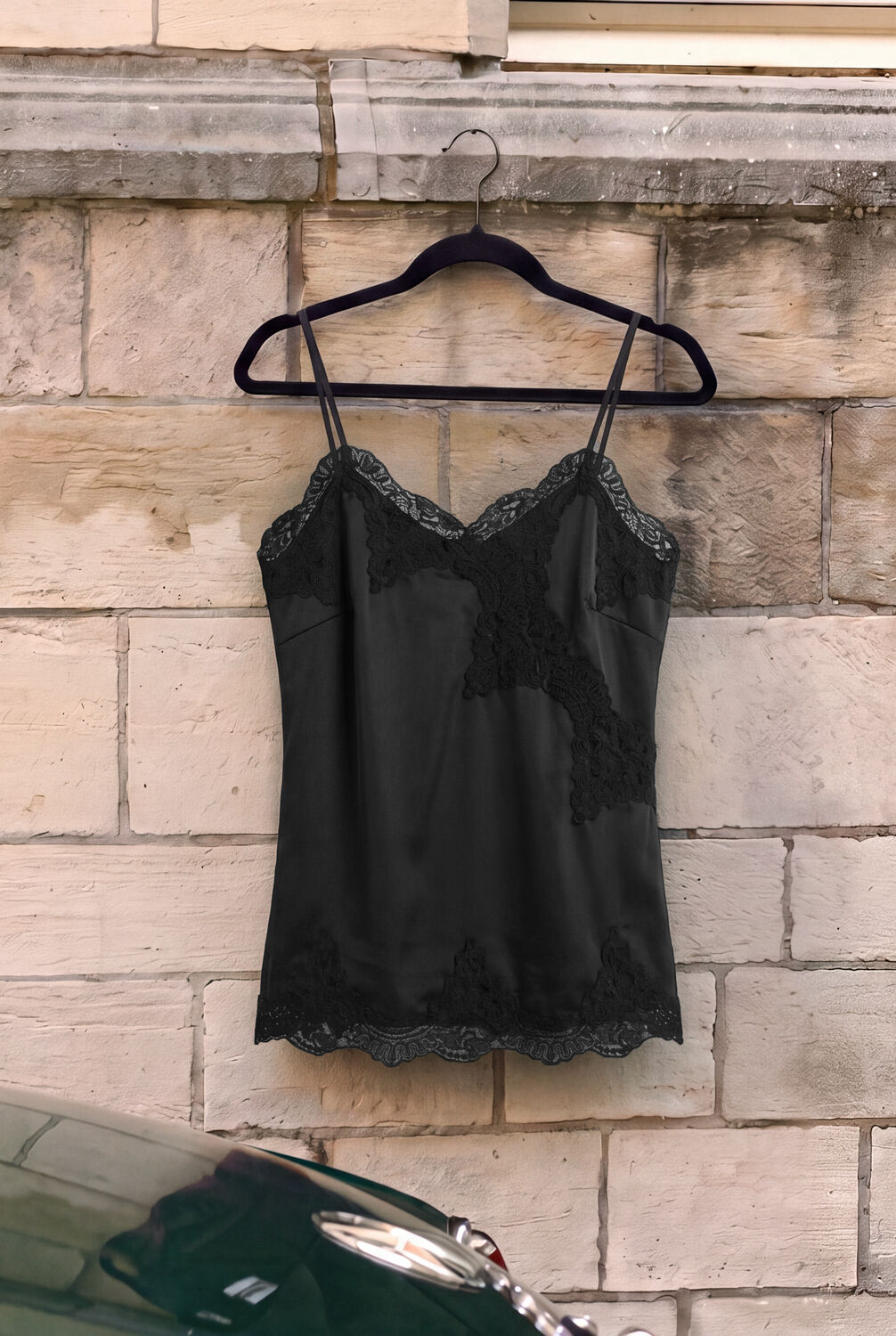Schwarze OMODA ATELIER Top OM-JENNIFER X QUINTY - large