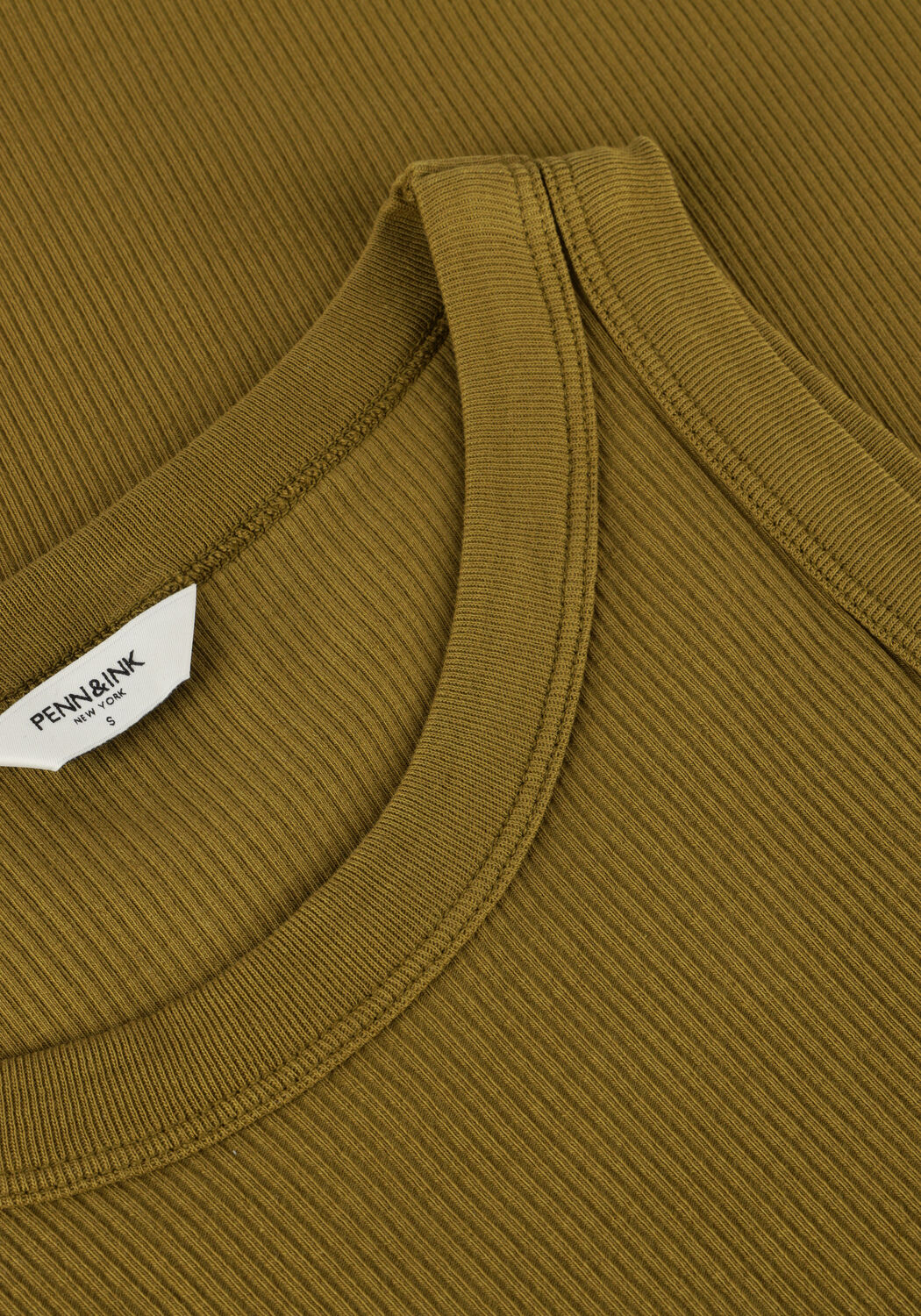 Gr&uuml;ne PENN & INK Top SINGLET - large