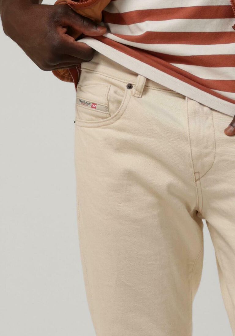nicht-gerade weiss diesel slim fit jeans 2019 d-strukt IV8241
