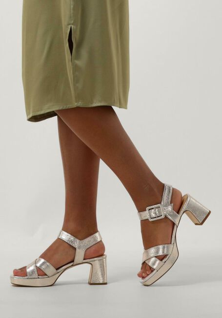 Silberne CTWLK Sandalen TAMOUCH - large