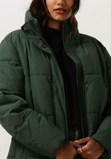 Grüne MINUS Wattierte Jack AVA PUFFER COAT - large