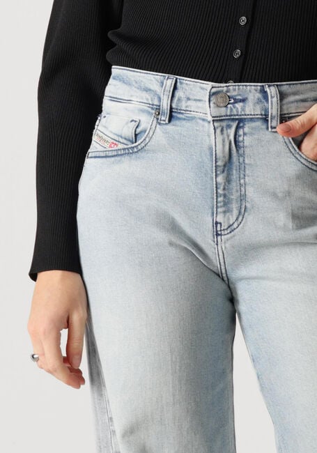 Hellblau DIESEL Wide jeans 1978 D-AKEMI - large