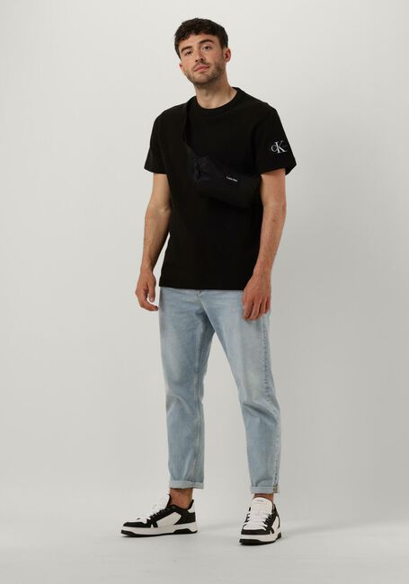 Schwarze CALVIN KLEIN T-shirt BADGE WAFFLE TEE - large