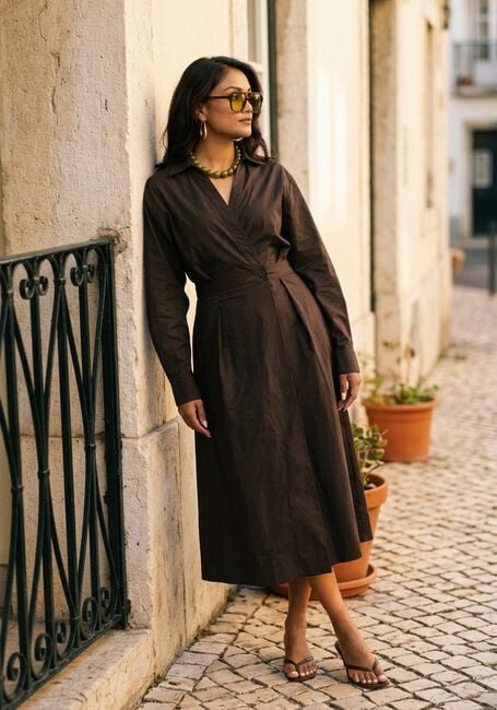 Braune NEO NOIR Midikleid OTTANA POPLIN DRESS - large