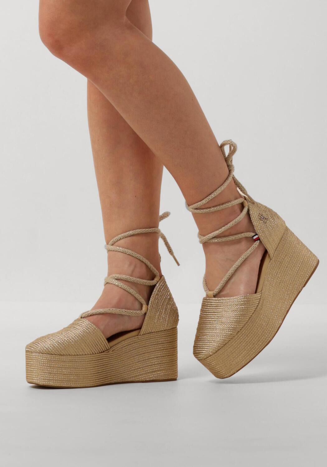 Goldfarbene TOMMY HILFIGER Espadrilles CLOSED TOE FLATFORM - large