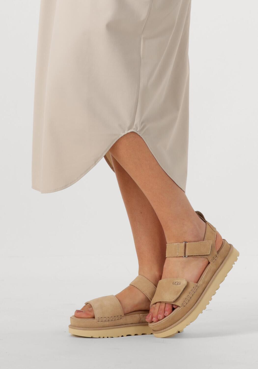 Beige UGG Flache Sandalen W GOLDENSTAR - large