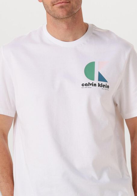 Weiße CALVIN KLEIN T-shirt SS 20S CK BHS LG GRP - large
