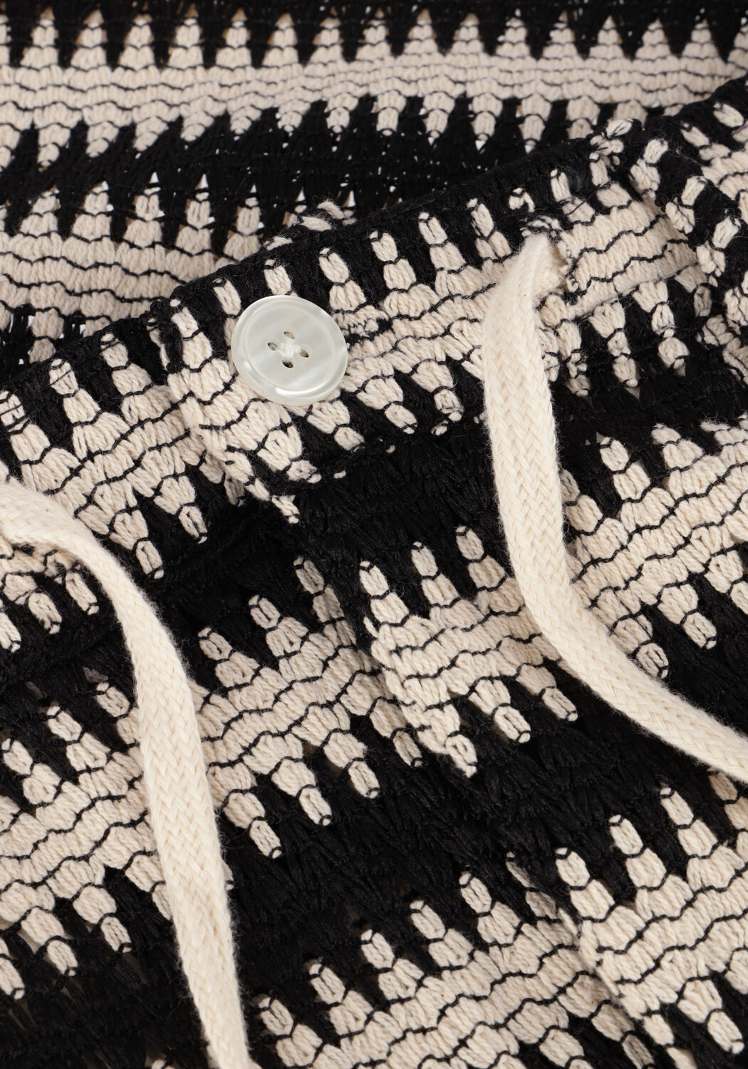 Ecru ANERKJENDT Kurze Hose AKJAN STRUC STRIPE SHORTS - large