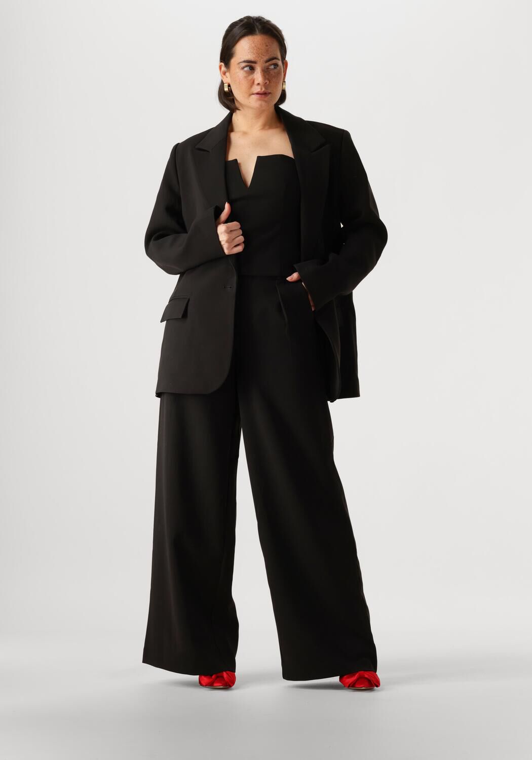 Goldfarbig OMODA ATELIER Schmuck IRIS EARRINGS - large