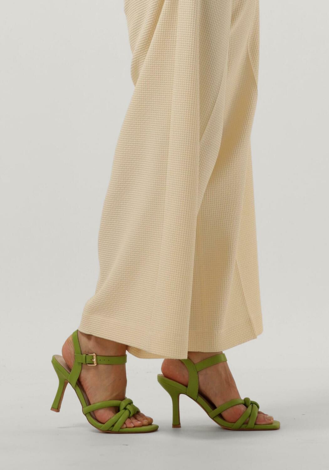 Gr&uuml;ne OMODA Sandalen S1402 - large