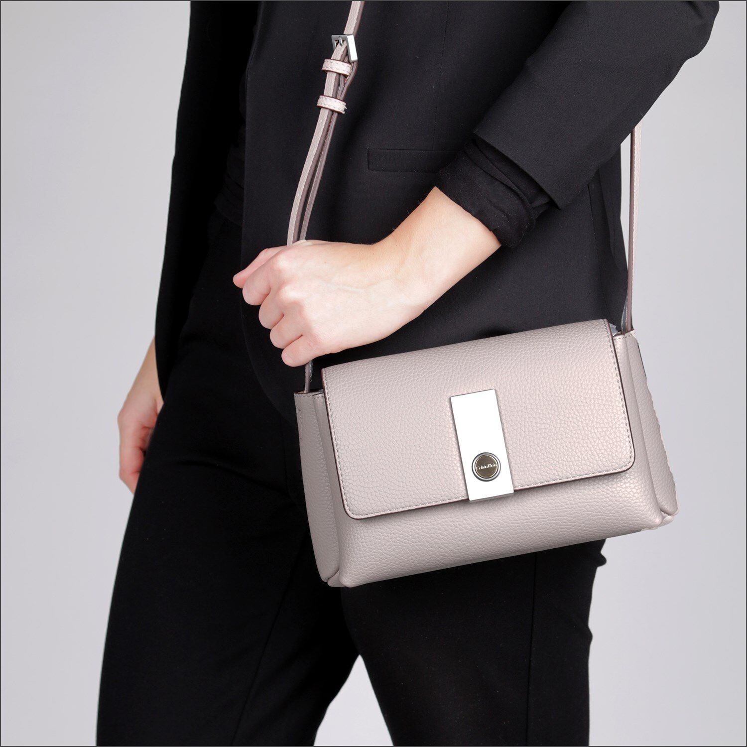 Beige CALVIN KLEIN CARRI3 CROSSBODY Umh ngetasche Omoda