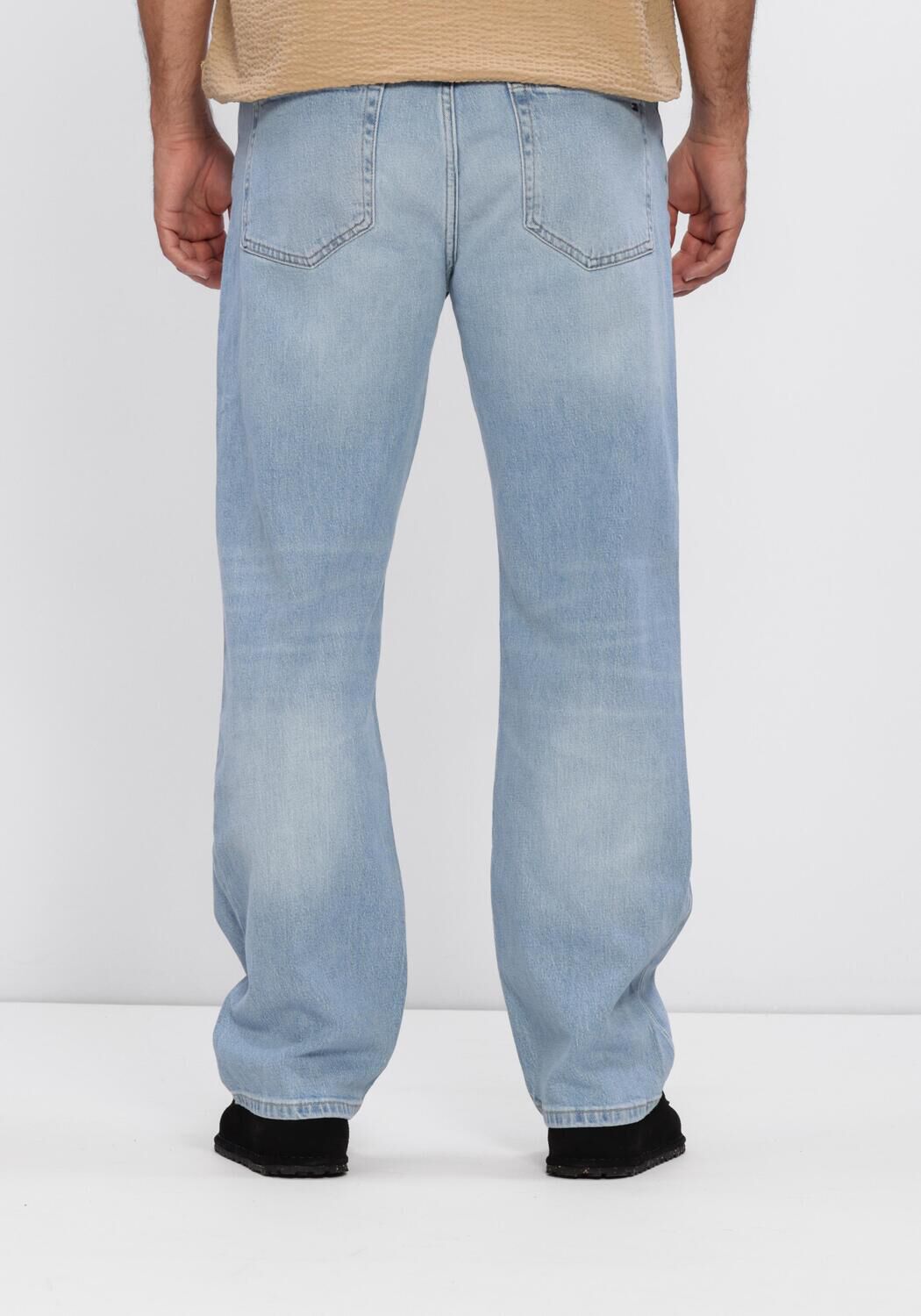 Blaue TOMMY JEANS Straight leg jeans OTIS REGULAR STR BJO111 CO - large