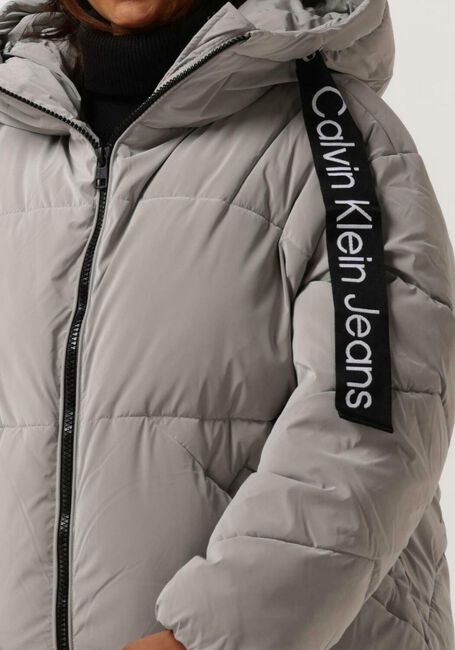 Graue CALVIN KLEIN Wattierte Jack LONG DRAWCORDS SOFT TOUCH PUFFER - large