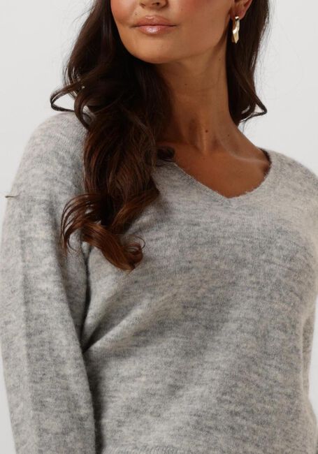 Graue SELECTED FEMME Pullover SLFLULU NEW LS KNIT V-NECK B NOOS - large