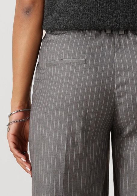 Graue ANOTHER LABEL Hose MOORE PLEATED PIN STRIPE PANTS - large