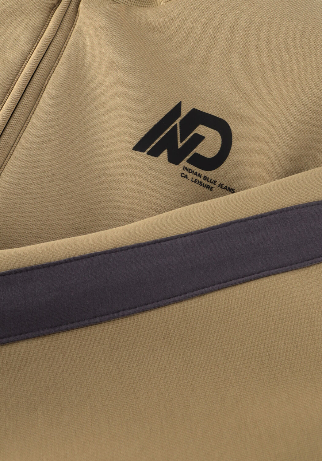 Camelfarbene INDIAN BLUE JEANS Jack ZIPPER JACKET CHEST ARTWORK - large