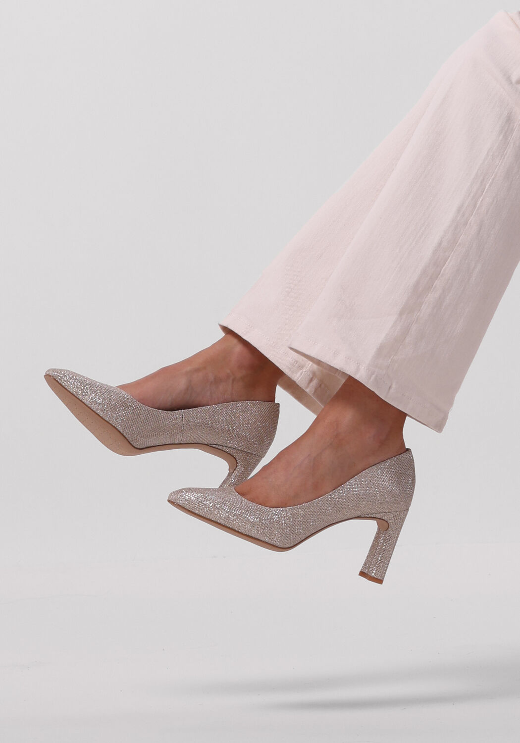 Goldfarbene UNISA Abs&auml;tze WABA - large