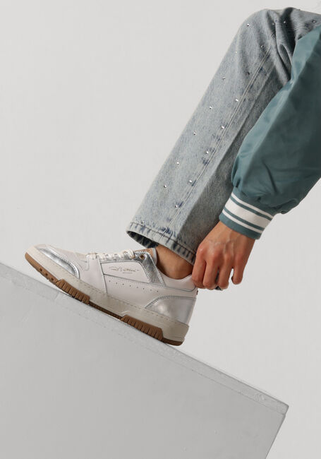 Silberne FRED DE LA BRETONIERE Sneaker Low YARA MEGA - large