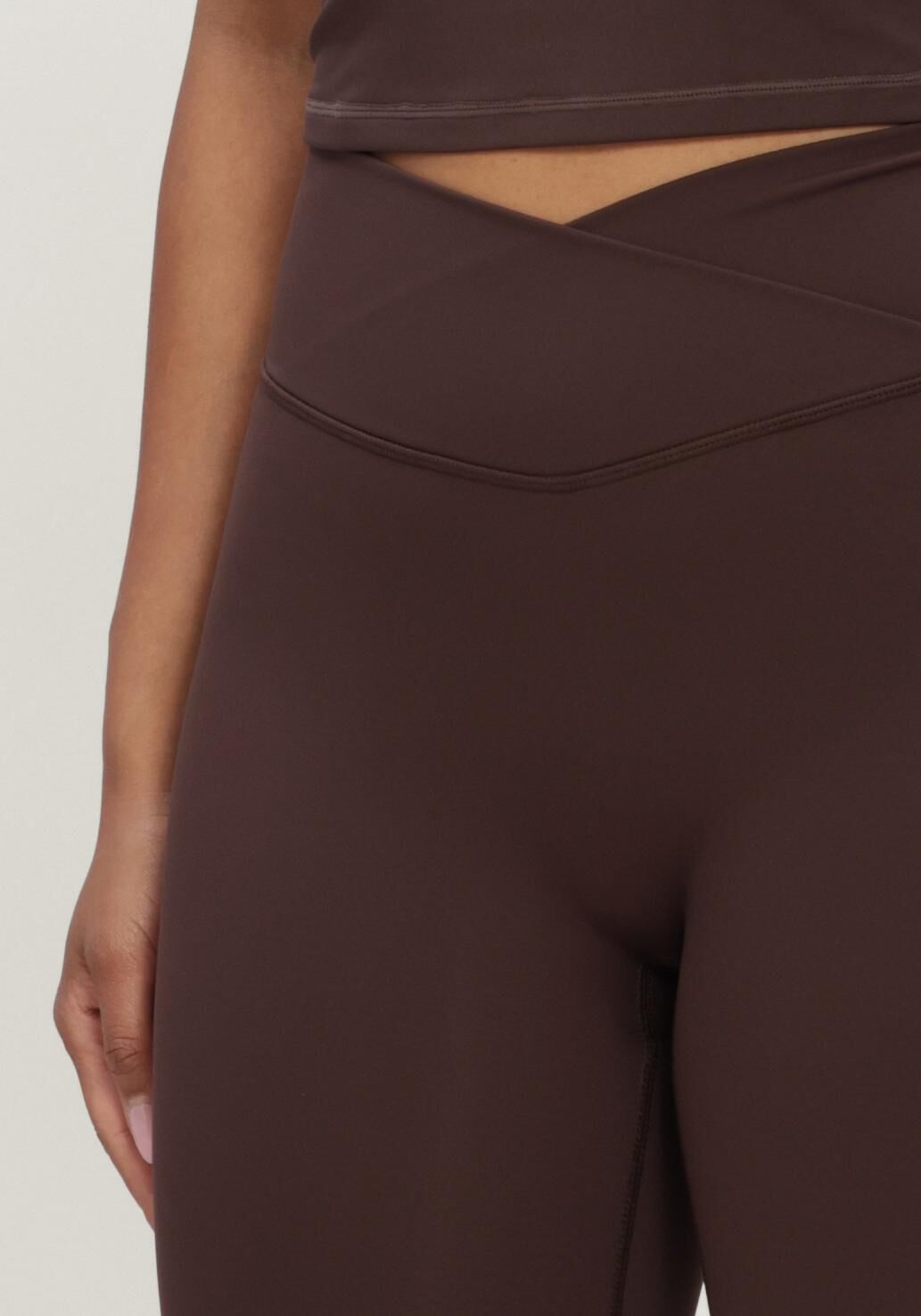 Braune NEO NOIR Kurze Hose LEA WRAP SHORTS - large