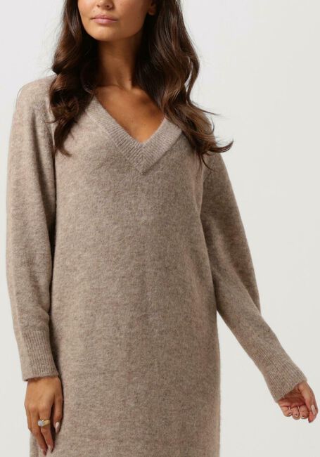 Sand GESTUZ Midikleid ALPHA LONG V-DRESS - large