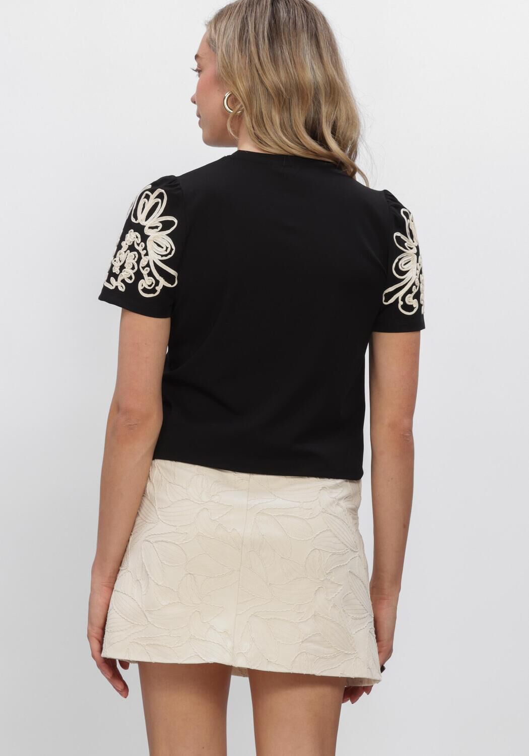 Schwarze OBJECT T-shirt OBJCAROLINE JOANA SS TOP E DIV - large