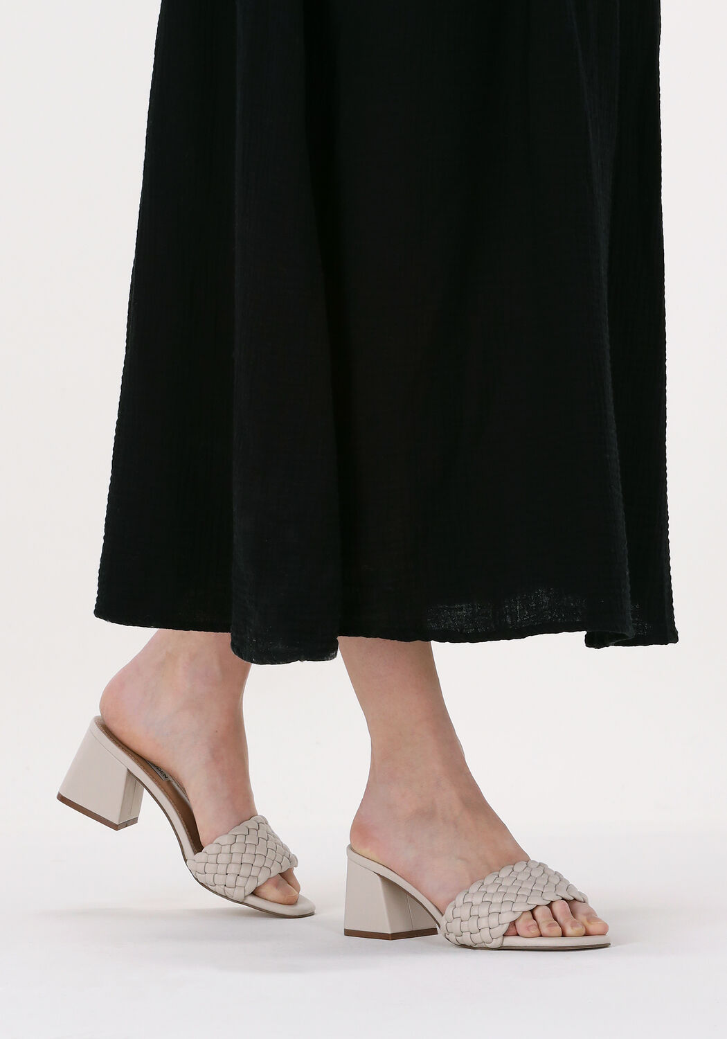 Wei&szlig;e STEVE MADDEN Mules ASPYN - large