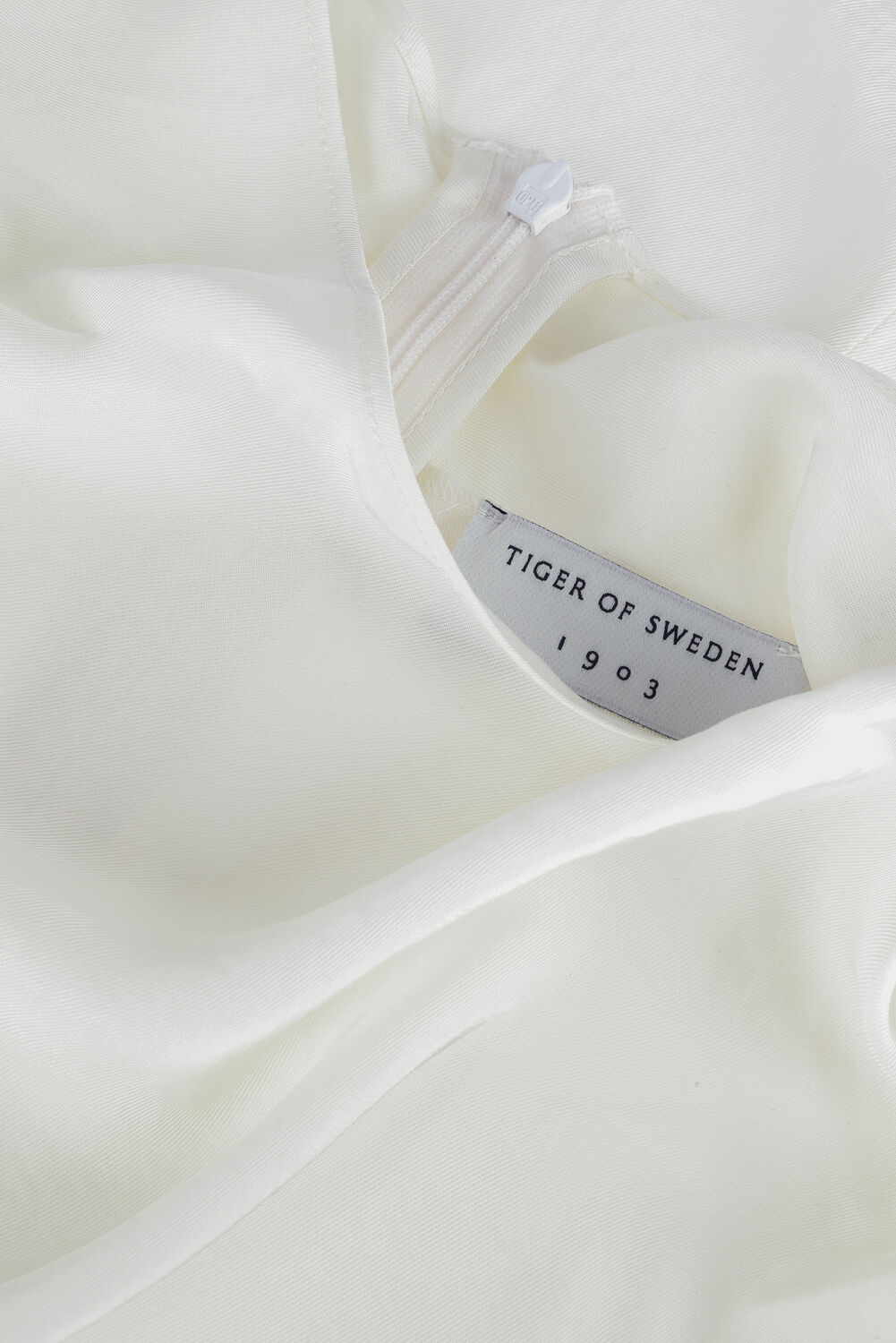 Nicht-gerade weiss TIGER OF SWEDEN Top VOLON - large