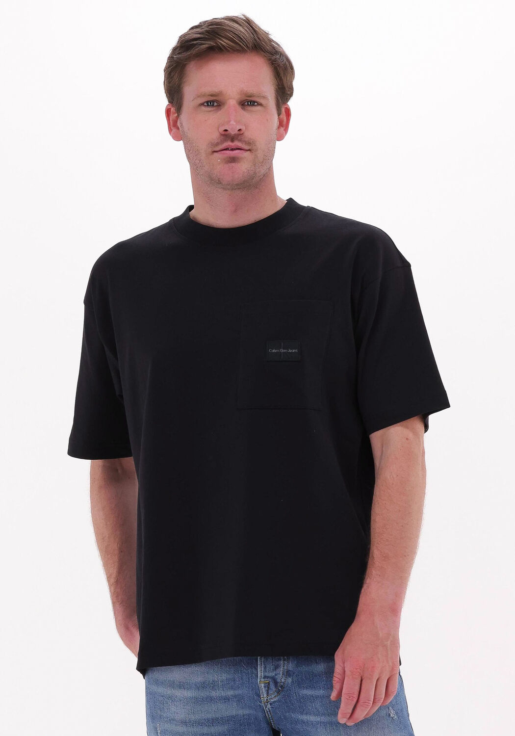 Schwarze CALVIN KLEIN T shirt SHRUNKEN BADGE POCKET TEE Omoda