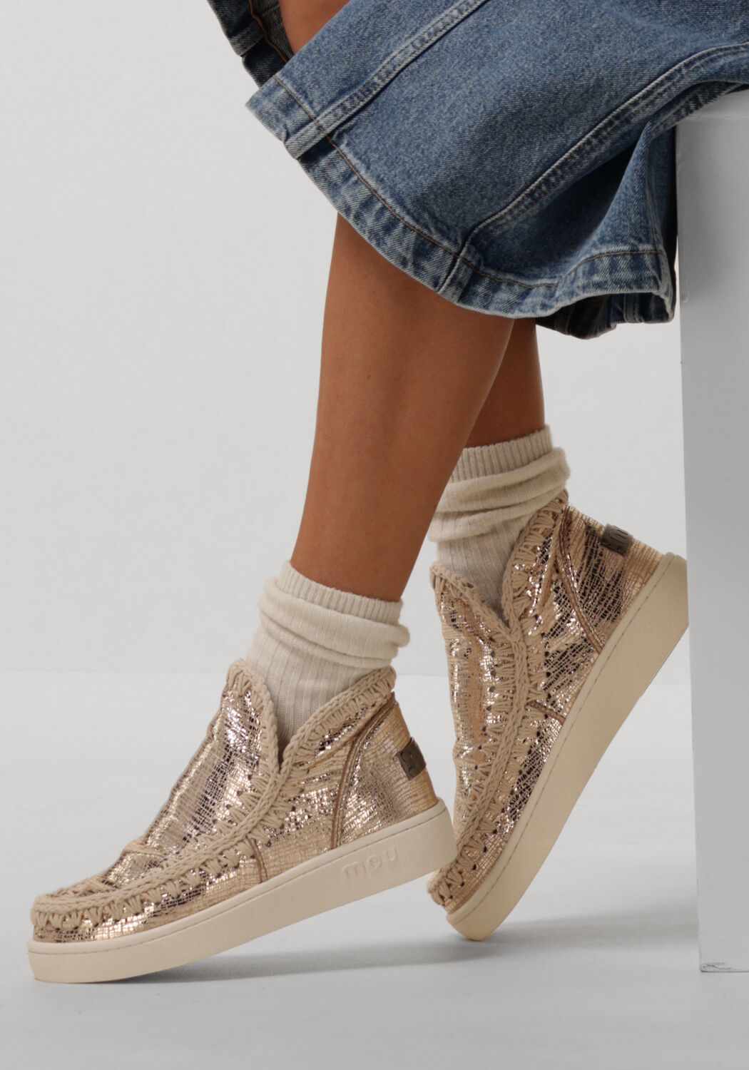 Goldfarbene MOU Boots ESKIMO SNEAKER Omoda