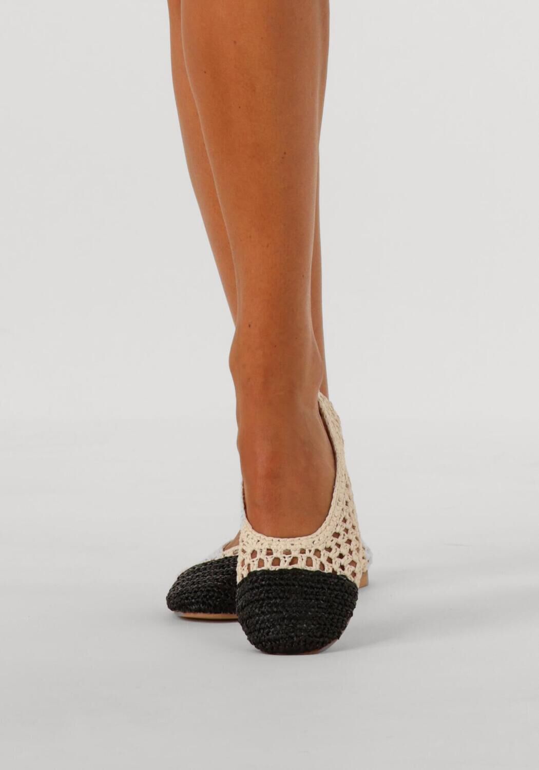 Beige INUOVO Ballerinas D27004 - large