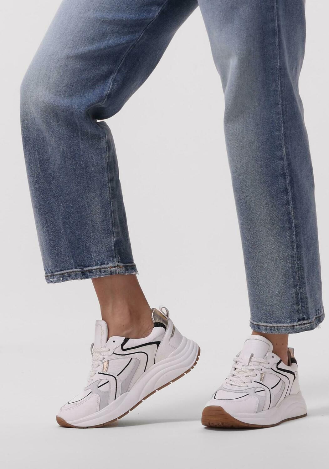 Wei&szlig;e OMODA Sneaker Low CHARU - large