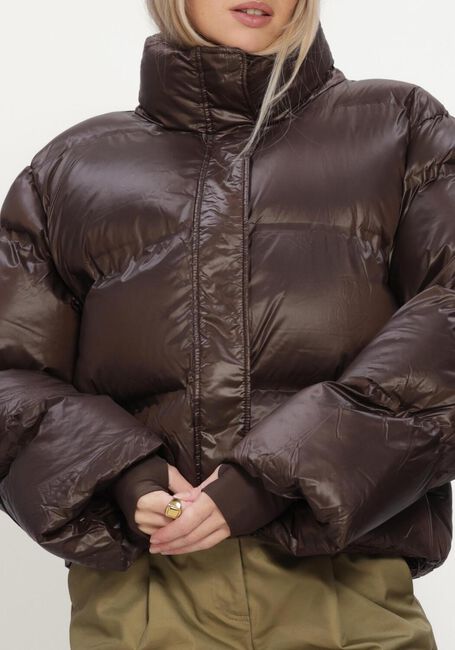 Braune NEO NOIR Wattierte Jack RHEA SHINY PUFFER JACKET - large