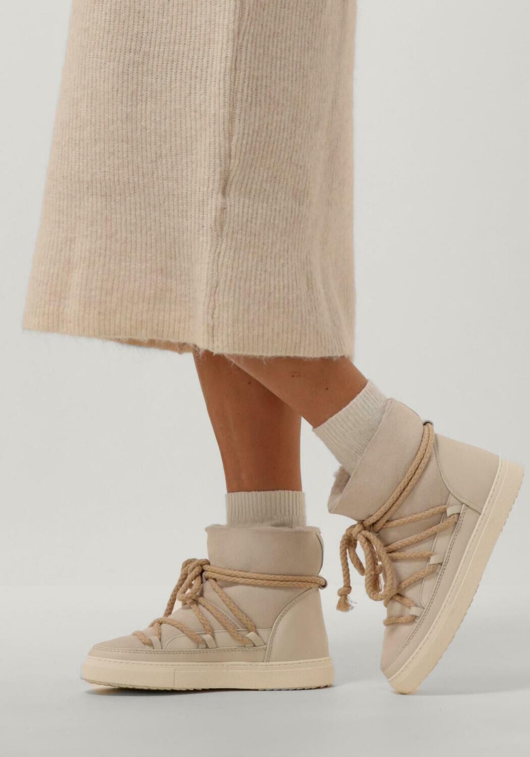 Wei&szlig;e INUIKII Winterstiefel CLASSIC - large