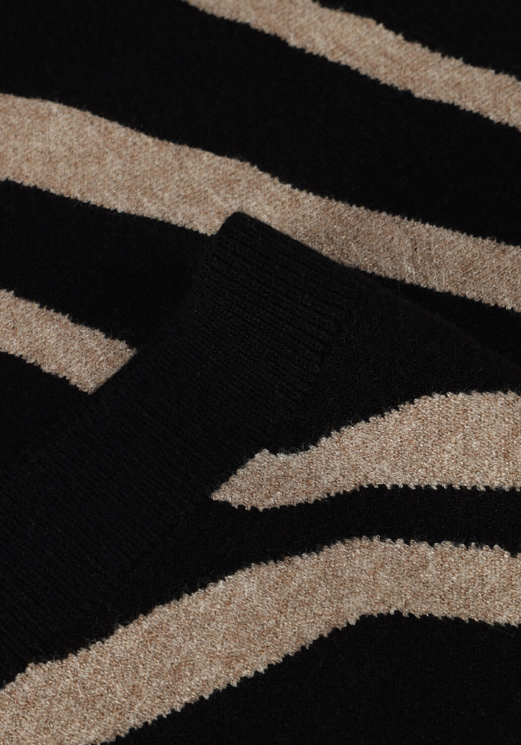 Schwarze OBJECT Pullover OBJRAY LO L/S KNIT PULLOVER AOP - large