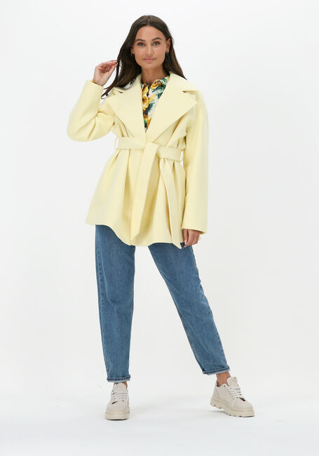 Gelbe NA-KD Mäntel OVERLAP SHORT COAT - large