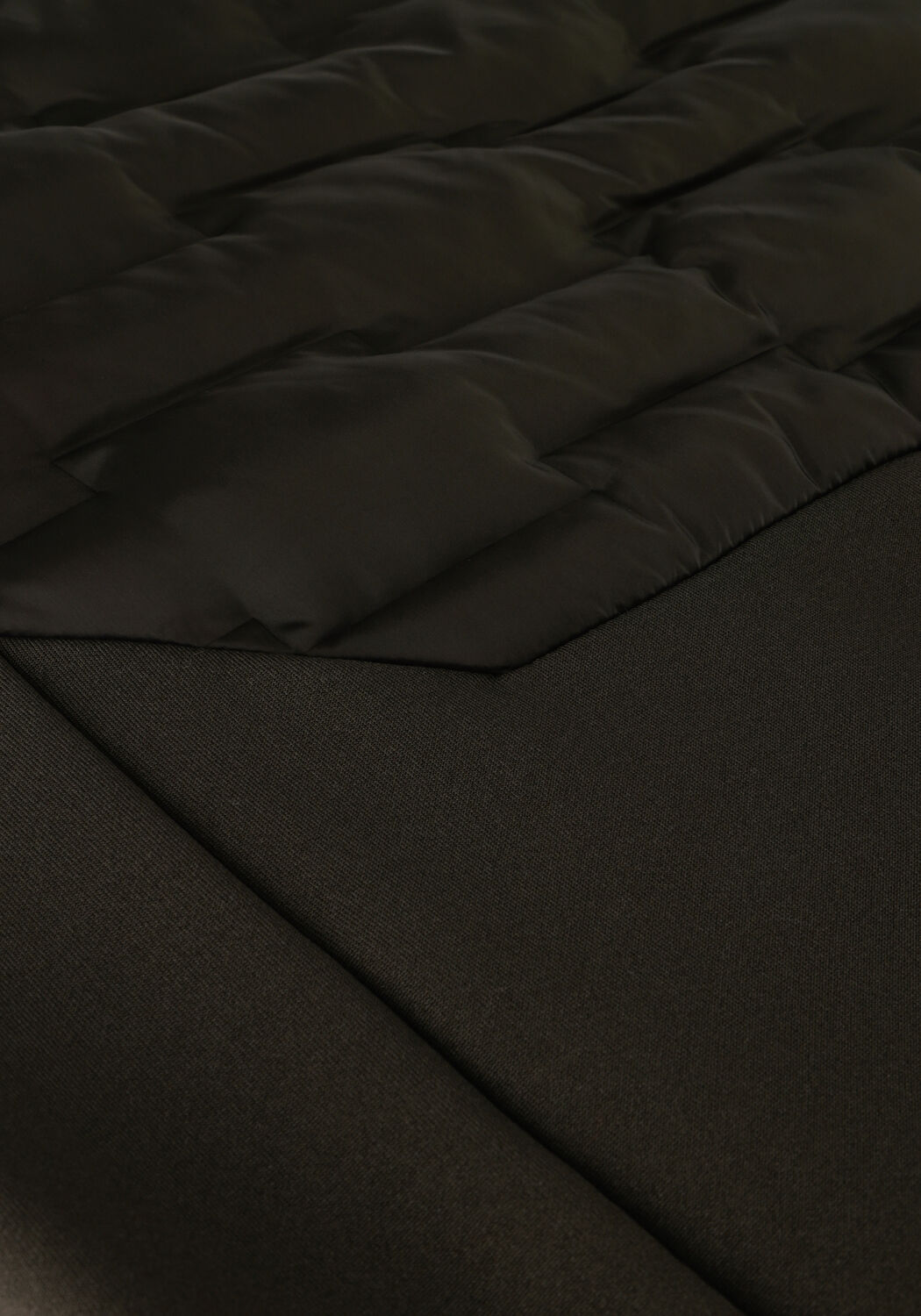 Olive PEAK PERFORMANCE Wattierte Jack M ARGON HYBRID HOOD - large