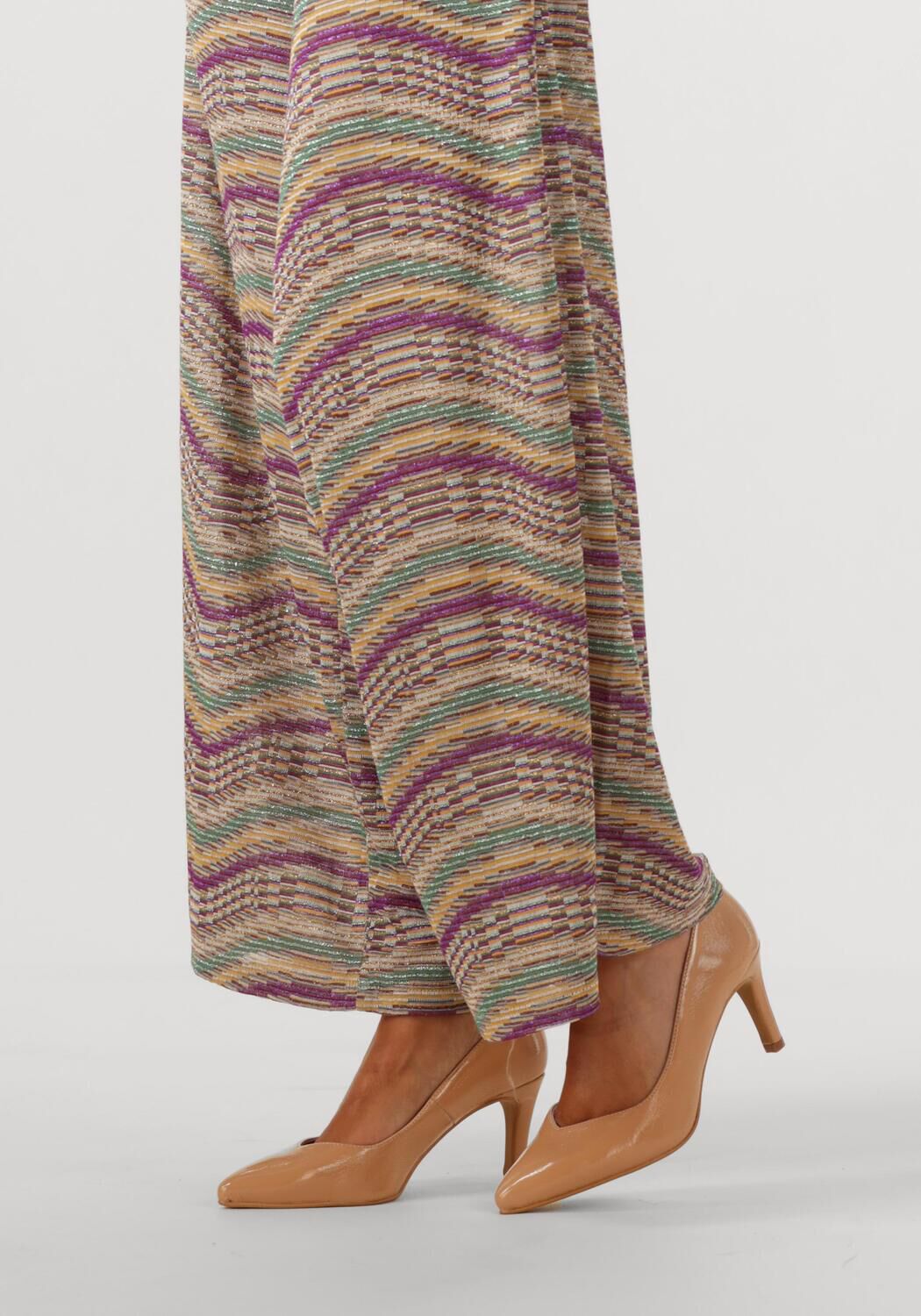 Camelfarbene NOTRE-V Pumps 1092TF - large