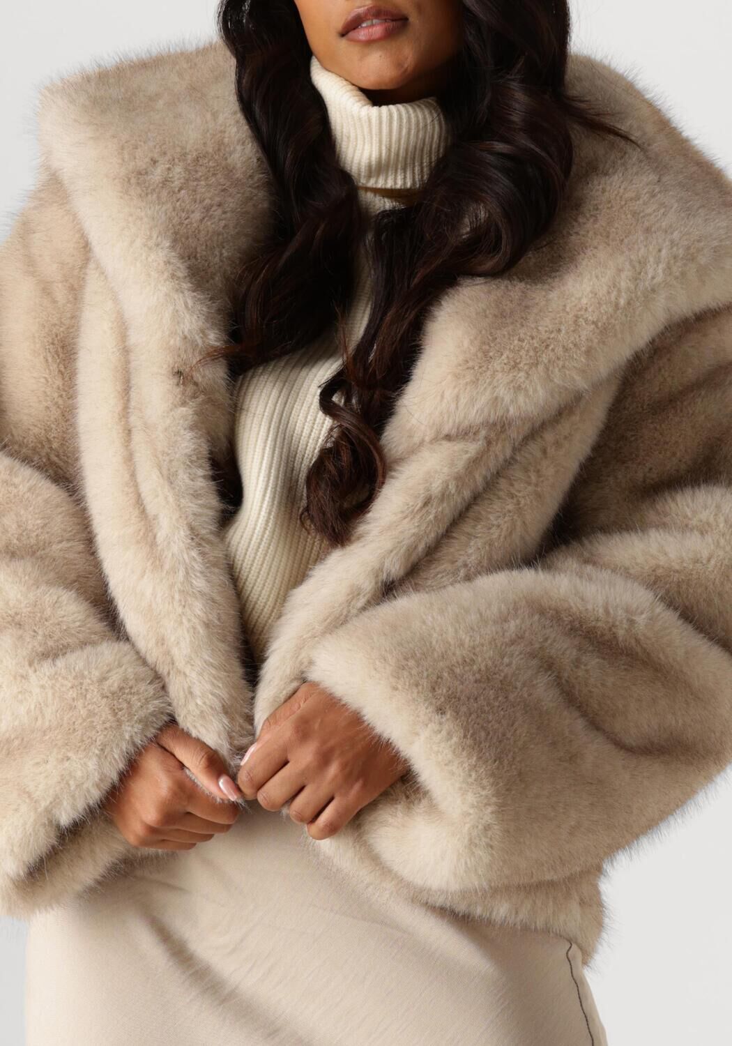 Beige NEO NOIR Fake Fur Jack STEPHANIE FAUX FUR JACKET Omoda