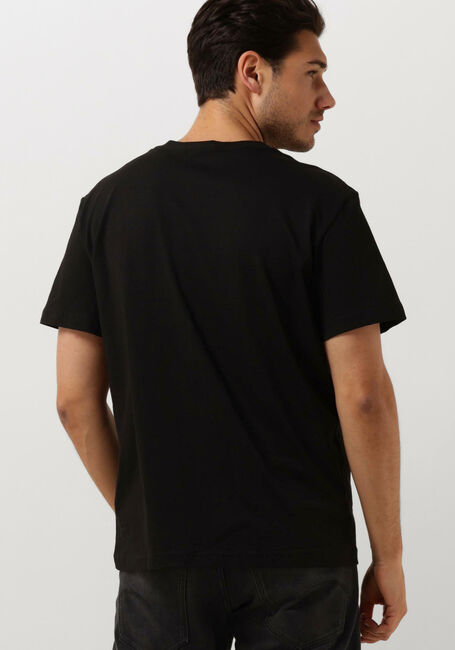 Schwarze CALVIN KLEIN T-shirt CK EMBRO BADGE TEE - large