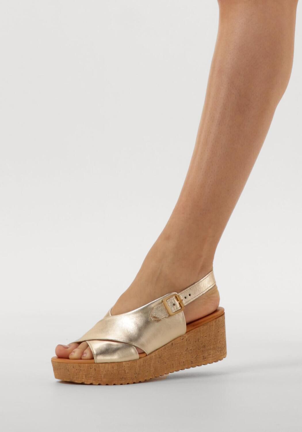 Goldfarbene AYANA Sandaletten mit Absatz 722031 - large