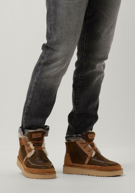 Cognacfarbene UGG Schn&uuml;rboots M NEUMEL CRAFTED REGENERA - large