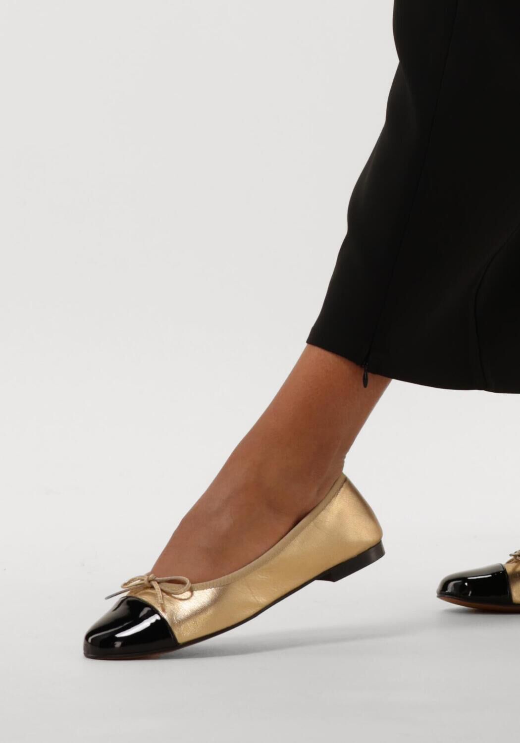 Schwarze TORAL Ballerinas EMILLE - large