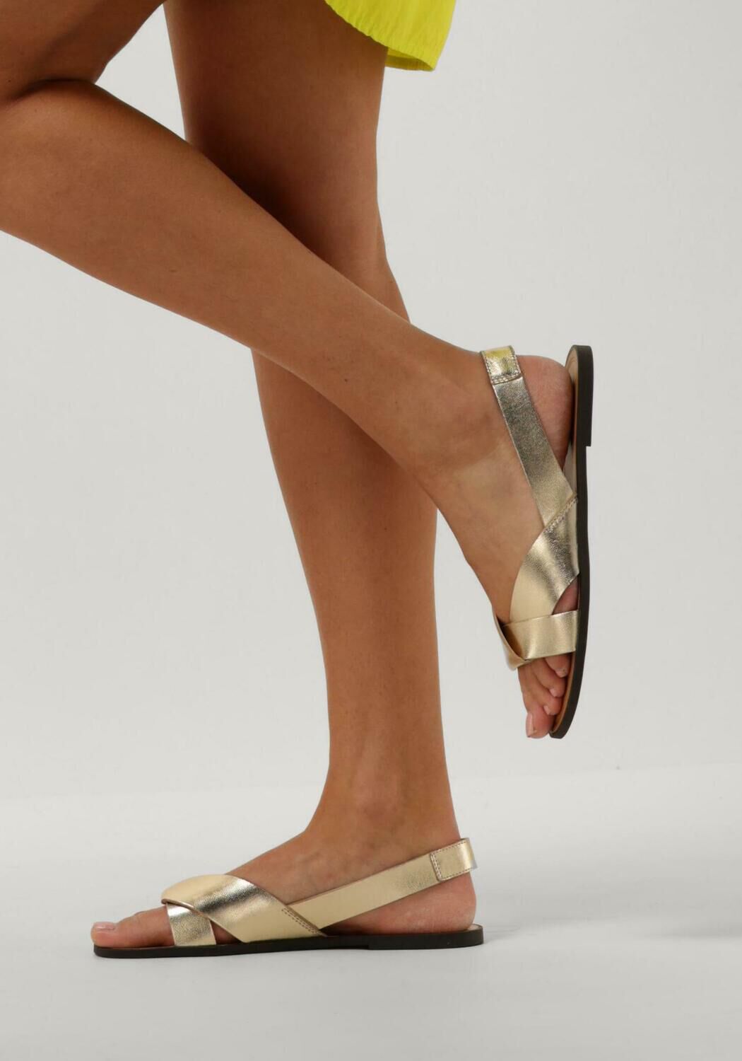 Goldfarbene VAGABOND SHOEMAKERS Sandalen TIA 2.0 5531 - large