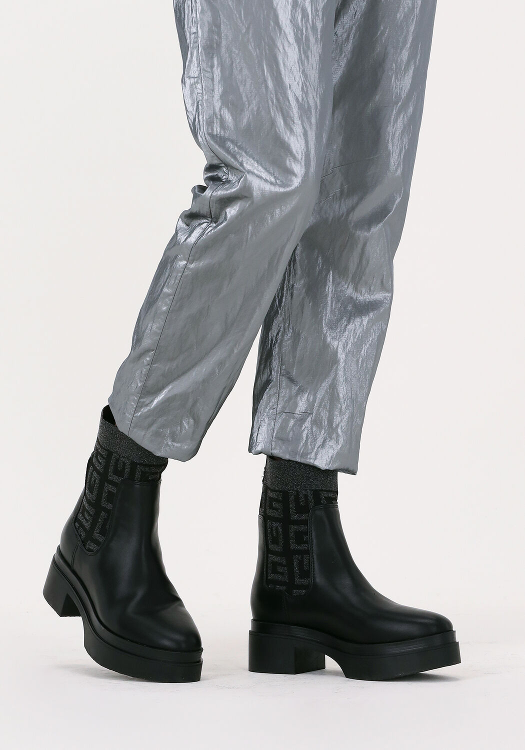 Schwarze GUESS Chelsea Boots KEANNA - large