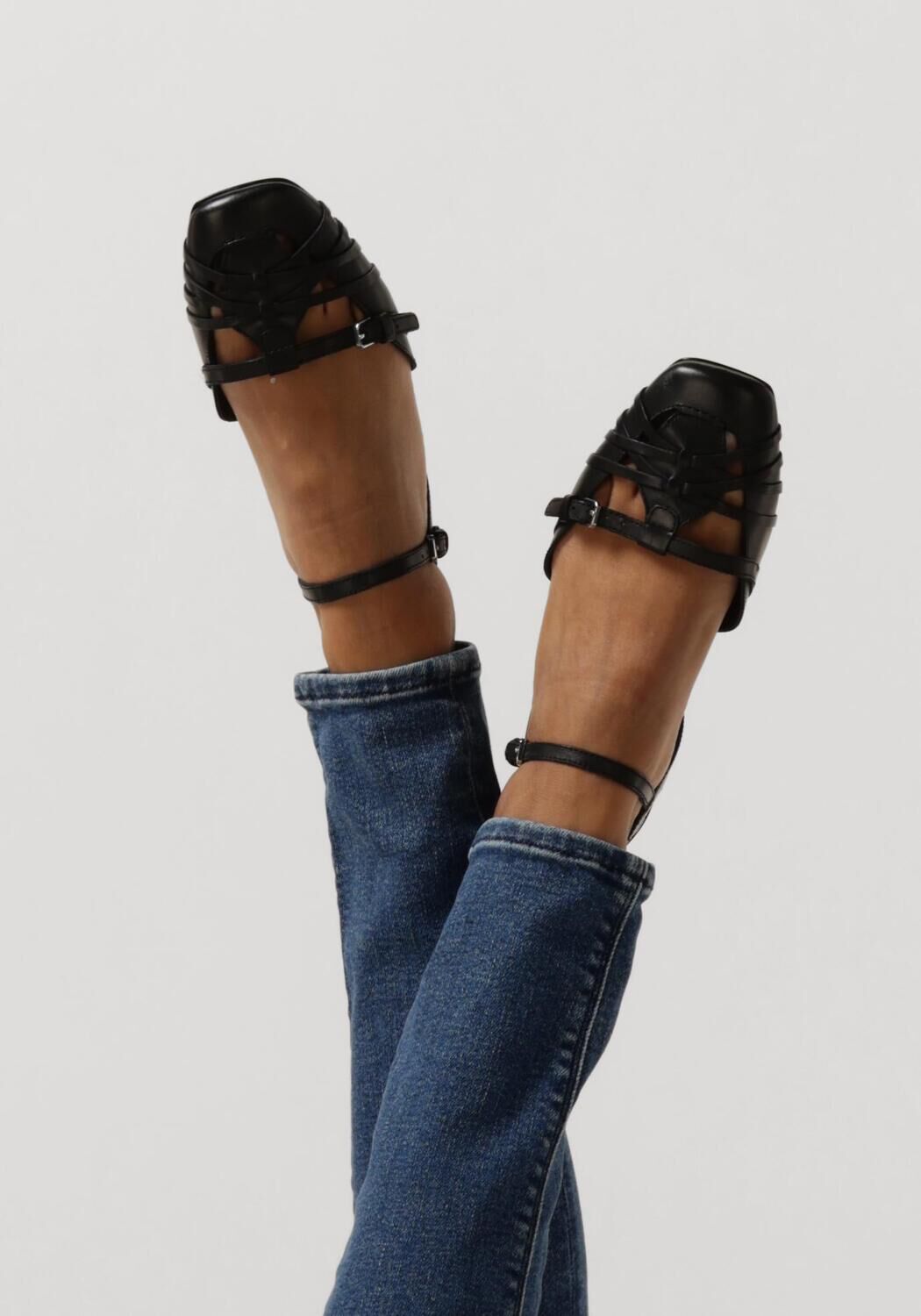 Schwarze BRONX Sandalen LORR-I 6499-W - large