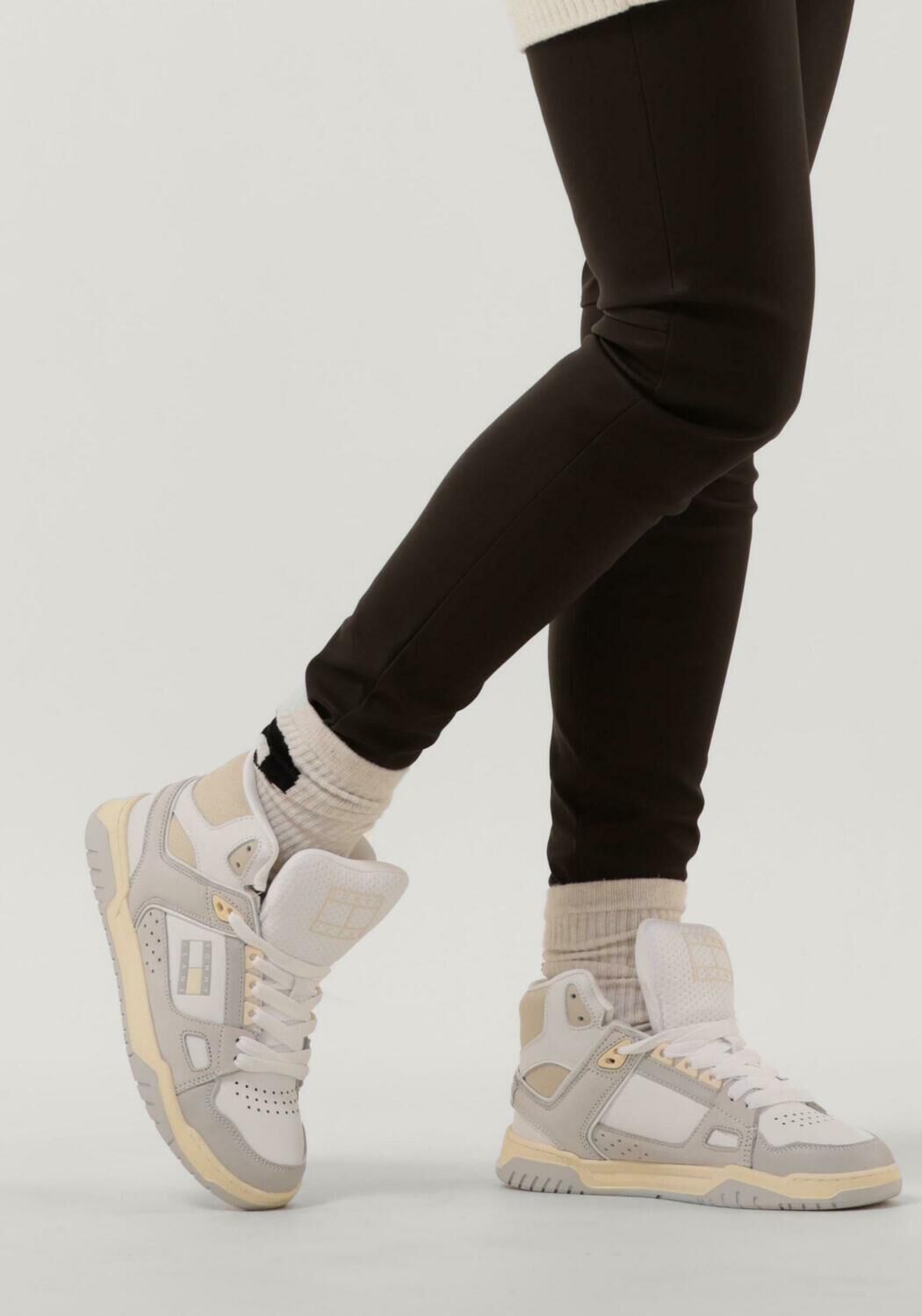 Graue TOMMY JEANS Sneaker High DROID MID DAMES - large