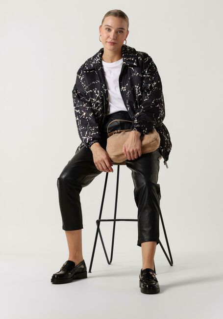 Schwarze ALIX THE LABEL Jack LADIES WOVEN OVERSIZED ANIMAL PADDED BOMBER - large