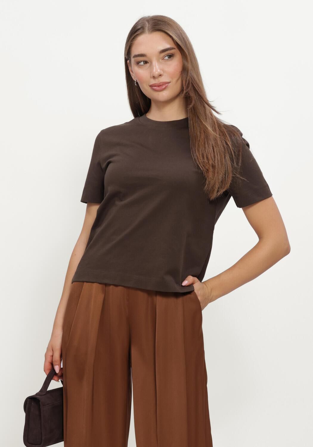 Braune SELECTED WOMEN T-shirt SLFESSENTIAL SS BOXY TEE - large